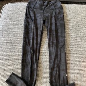 Lululemon wunder train high rise black camo leggings w/ pockets
